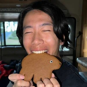 Zewei Shi