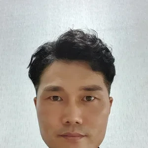 Junyong Hong