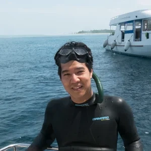 June Hyuk Lee