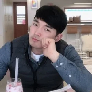 Hoon Lee